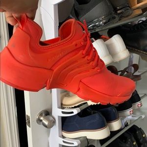 VERY RARE ALL LEATHER RED NIKE PRESTOS NEGOTIABLE